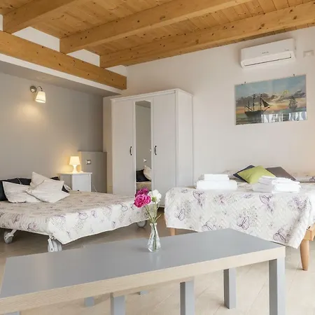 Διαμέρισμα Peperino Attic Flat